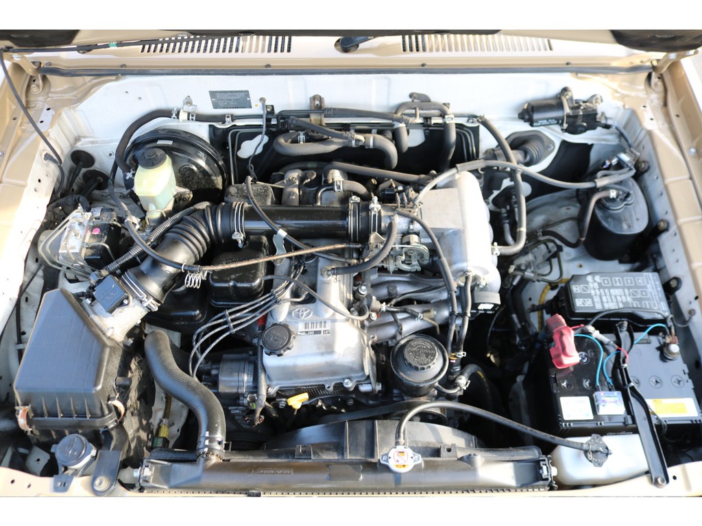 ２７００ｃｃの３ＲＺエンジン！タイミングチェーンで１０万キロ毎の交換も不要です！