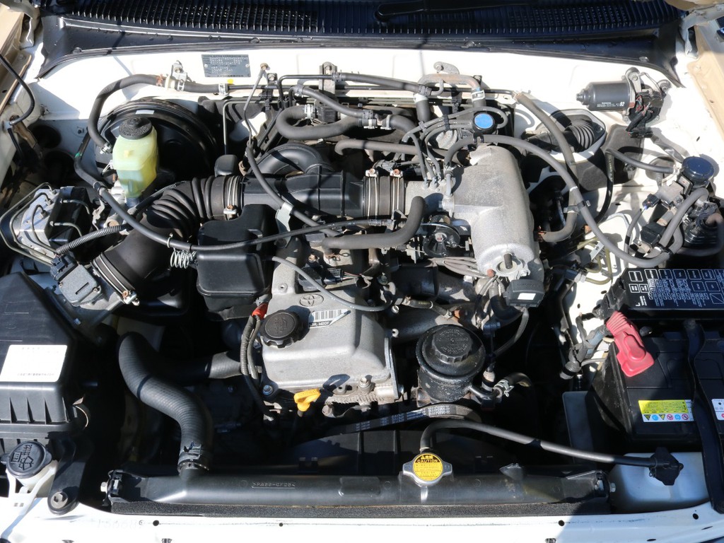 経済的にやさしい2.7Lのエンジン！スムーズな走りを実現してくれます！