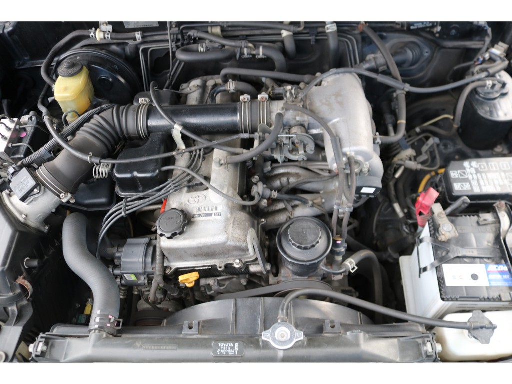 経済的に優しい、2700ccのエンジン！タイミングチェーン式なので、１０万キロごとの交換も不要です！