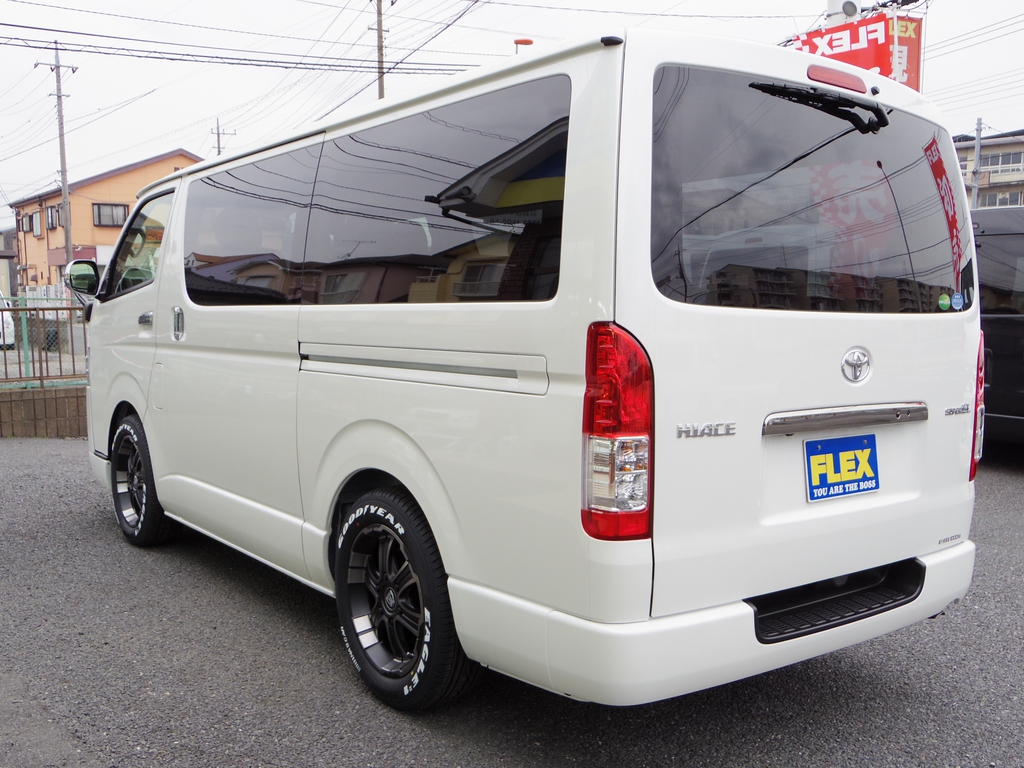 ボディサイズは全長469cm、全幅169cm、全高198cmと5ナンバーフルサイズなので運転もしやすいです！