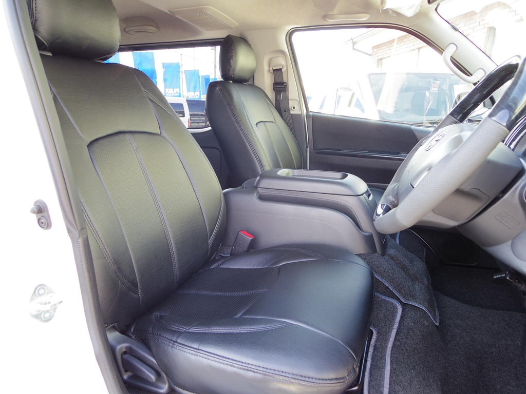 納車後のアフターサービスもお任せ下さい。新車は、メーカー保証、中古車は、ＦＬＥＸ安心の整備保証が付いております。追加、カスタムのご相談もお気軽にお声がけ下さい