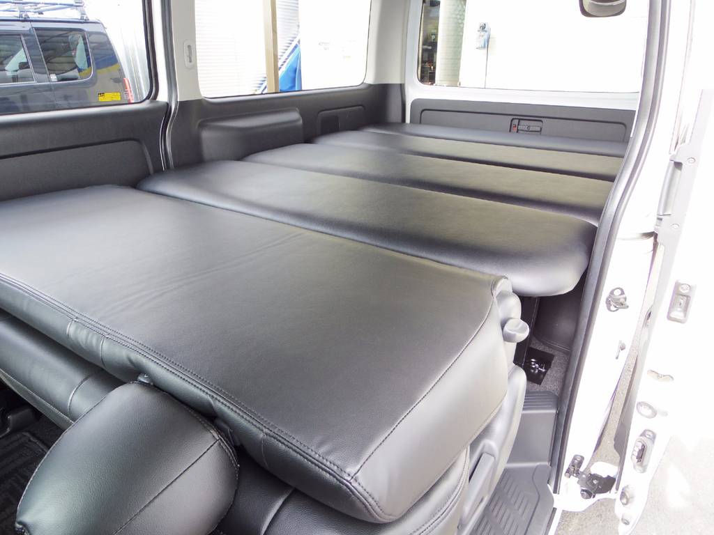 ベッドキット付きですので小休止はもちろん車中泊も十分にお楽しみいただけます！