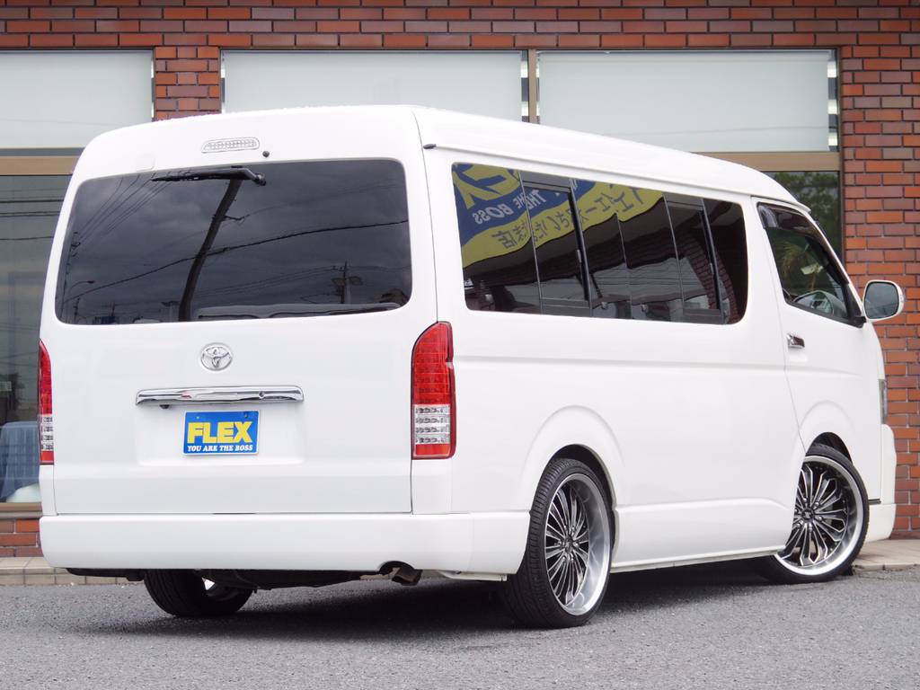 埼玉県越谷市にハイエース専門店新車・中古車の展示販売中！！人気のグレード、年式別をその場で見比べられます。