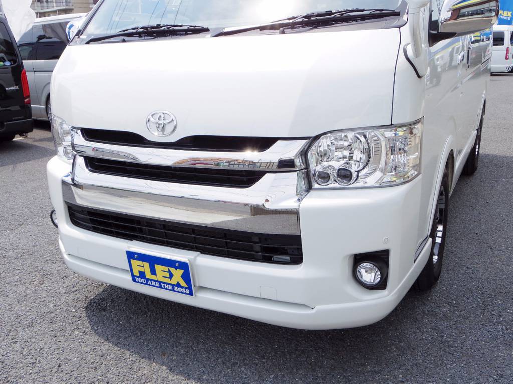 当社のお客様からの買取車両ですので１オーナー車で内容も充実されたハイエースバン乗用登録３ナンバー８人乗り車両