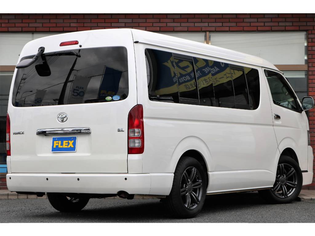 コーナーセンサーも付いているので安心して運転できます！