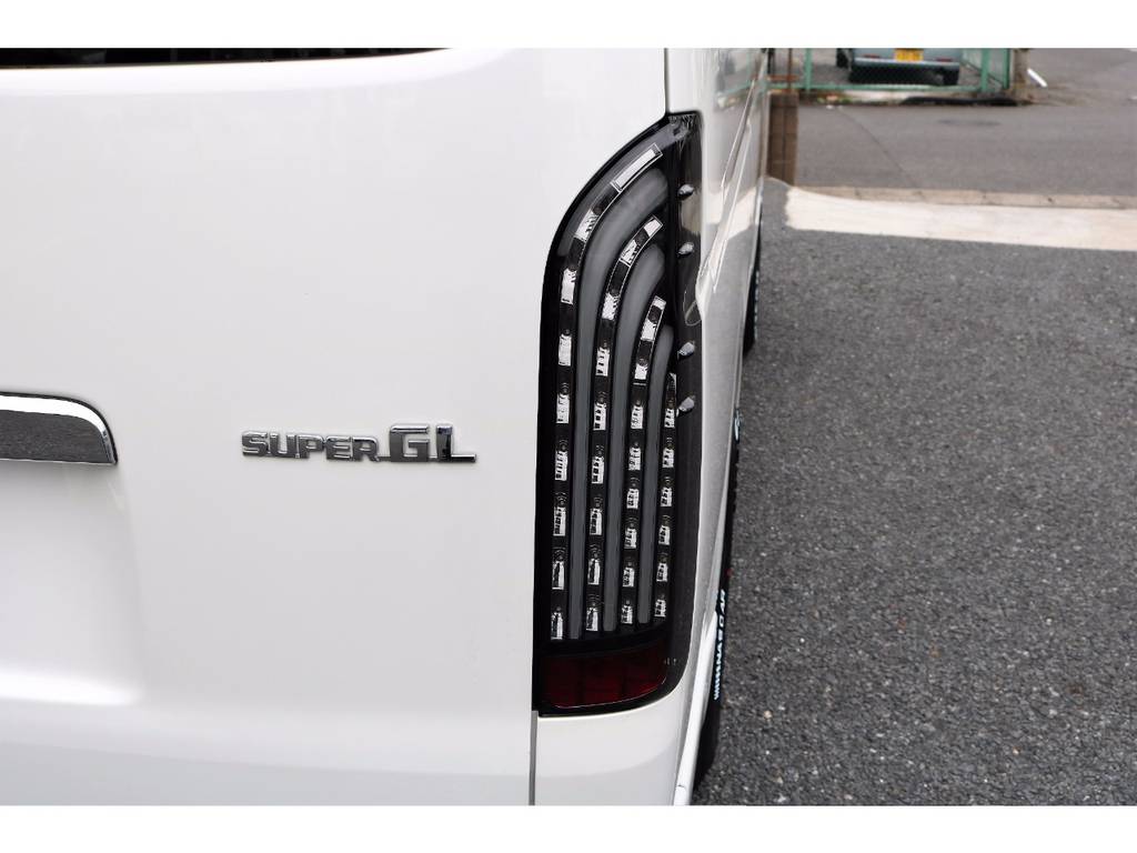 新品のFLEX 煌LEDテールをインストール！リアビューにも抜かりはありません！
