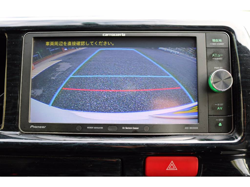 大きいサイズでも駐車が安心な様にバックカメラ映像をナビに連動加工済みです！