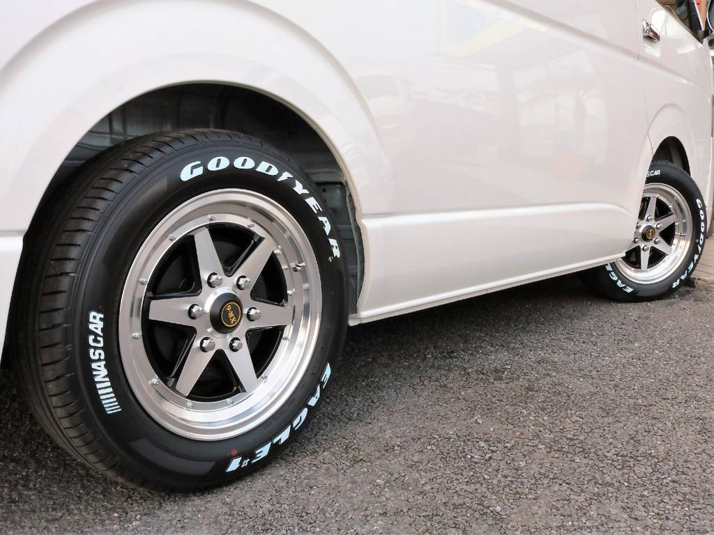 2.1m制限の立体駐車場にもご入庫可能な1.5インチローダウン済みです！