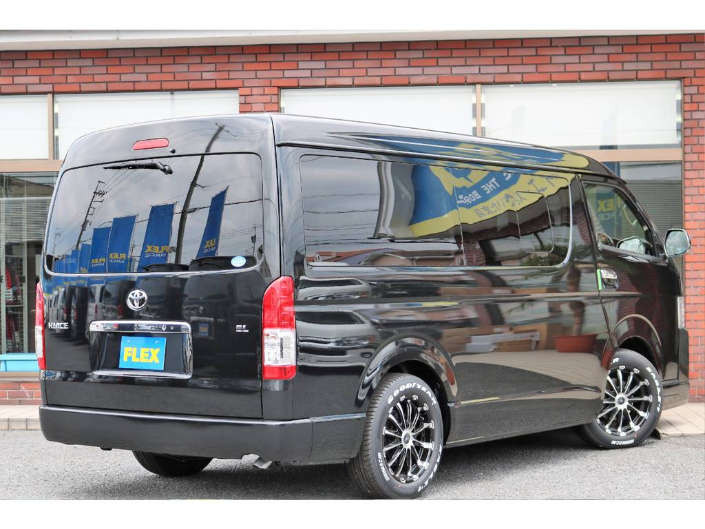 ボディカラーは人気のブラックマイカです！