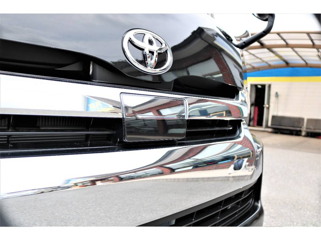 話題の自動ブレーキ付きのハイエースワゴンです！