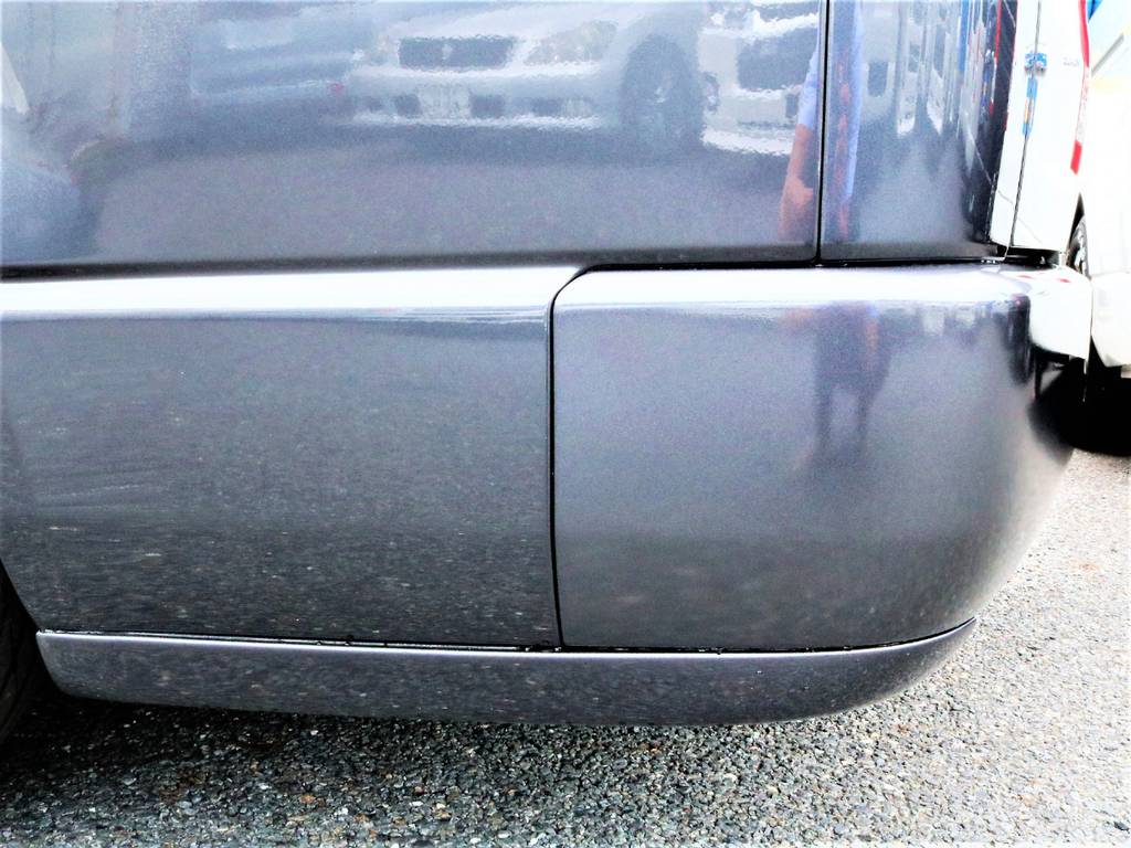 車輌後部に装着されたリアライナーです！派手にならずに統一感のあるデザインに変わります！