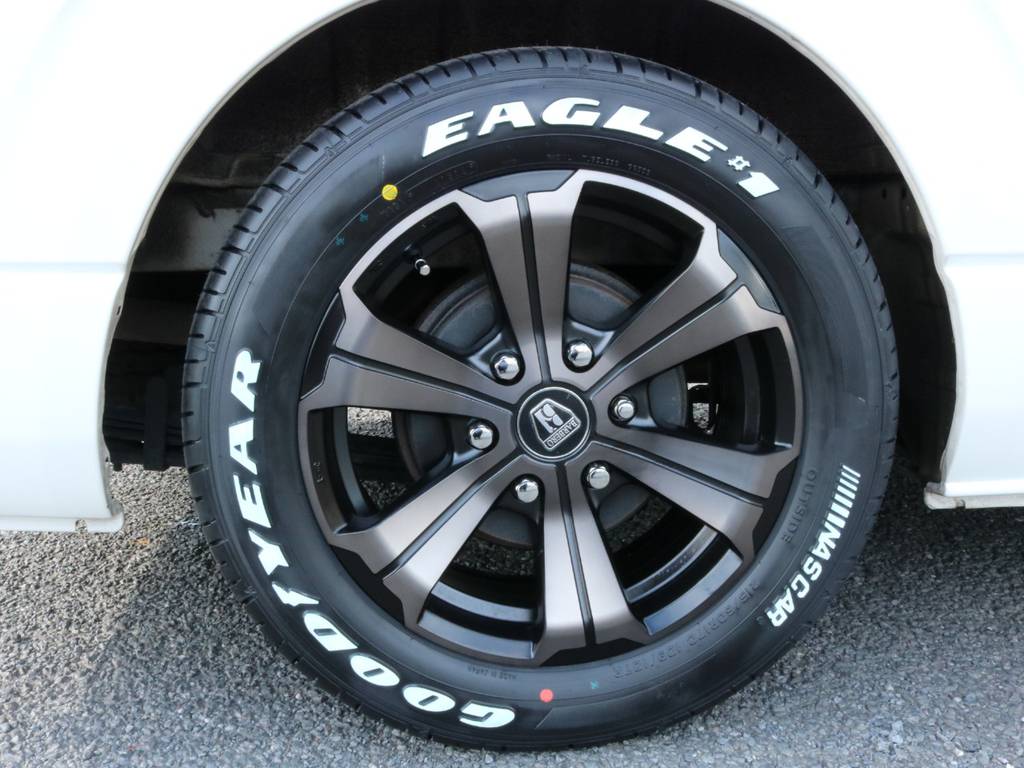 フレックスオリジナルカラーのバルベロナスカータイヤの組み合わせです！