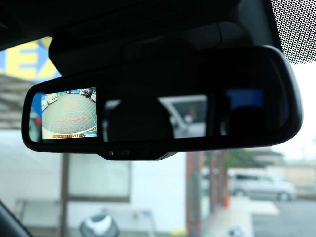 大きなボディでもバックカメラが付いていますので駐車も安心です！