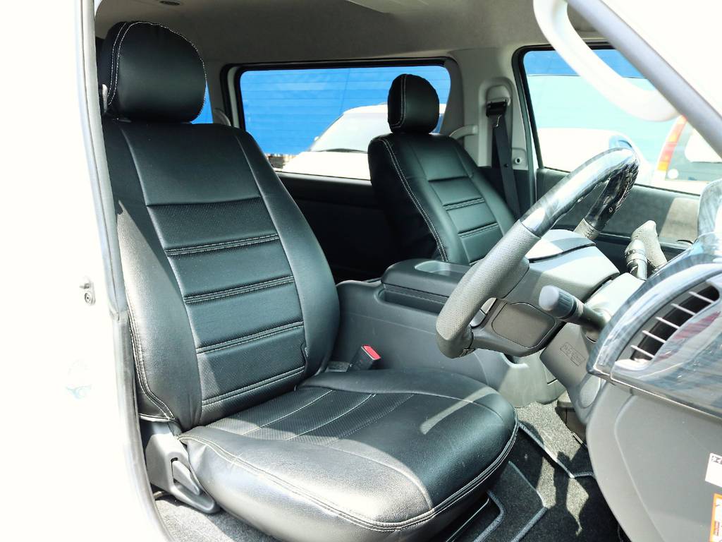 全席黒革調シートカバー装着済みです！