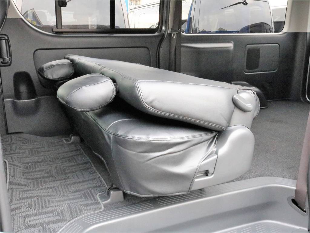 折り畳み可能なリアシートは荷物の量に応じて便利にお使い頂く事が出来ます！