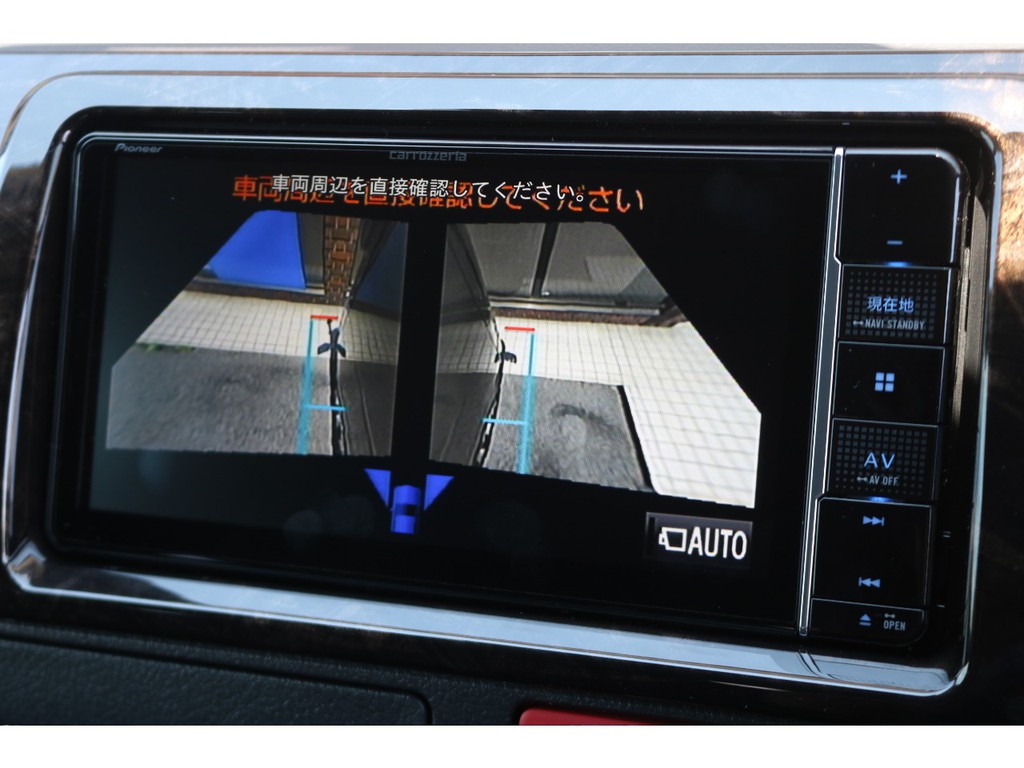 サイドカメラもスイッチ１つで切替えできます♪