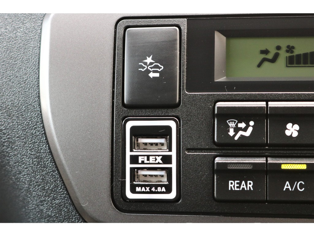 人気のアイテム！急速充電ＵＳＢソケット♪