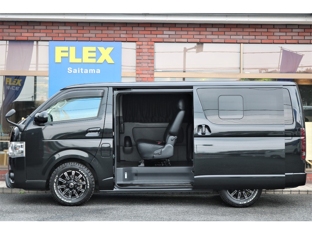 中古車ならではのカスタム量！是非ご検討下さいませ☆