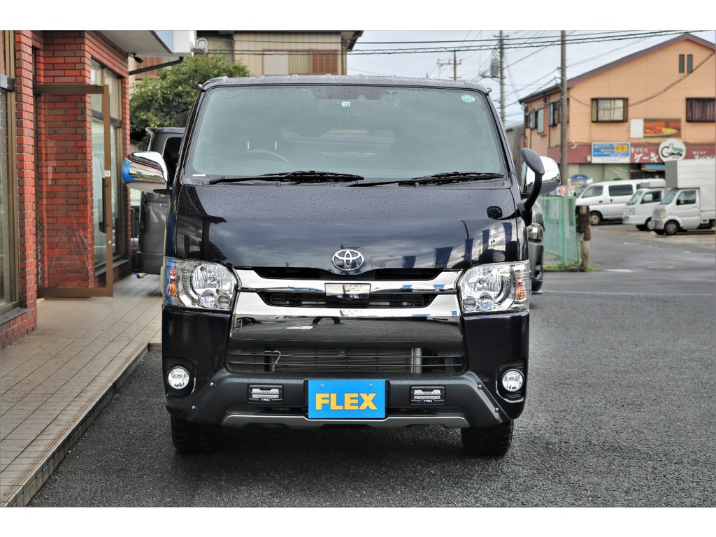 自動ブレーキ搭載の５型ハイエースダークプライム２！！