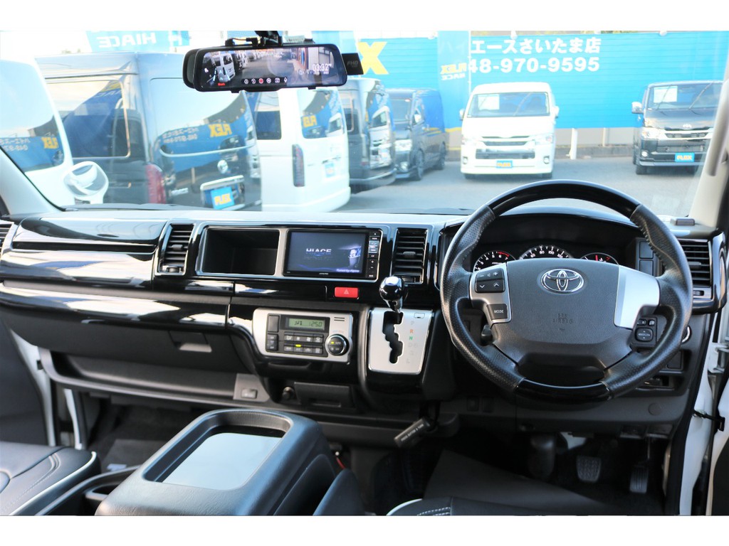 とってもキレイな運転席まわり！現車確認も大歓迎です☆
