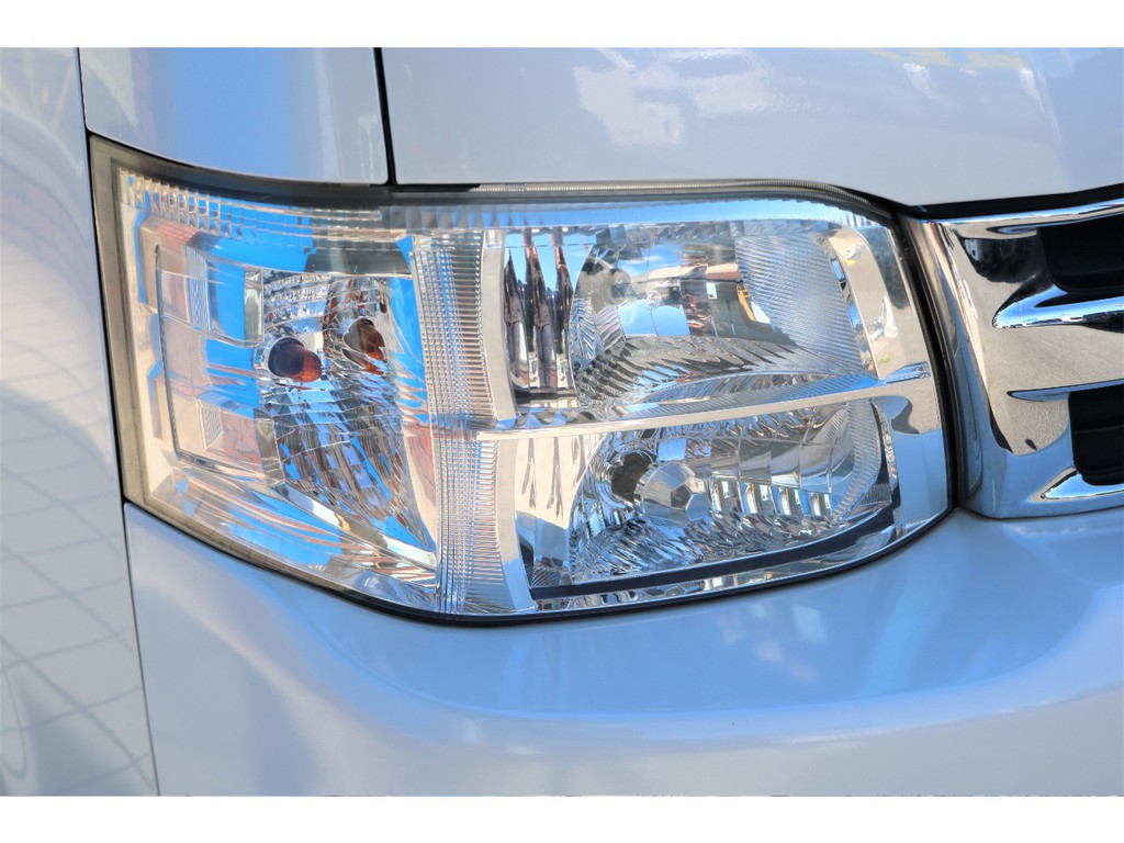 新車時メーカーオプションＨＩＤヘッドライト！