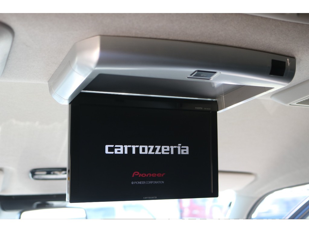 パイオニア製フリップダウンモニター！お子様も喜ぶアイテムです☆