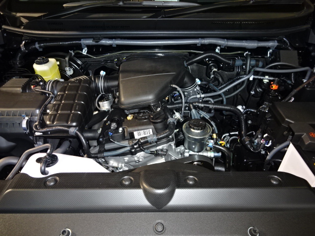 2700ccと経済的で調度良いエンジン。