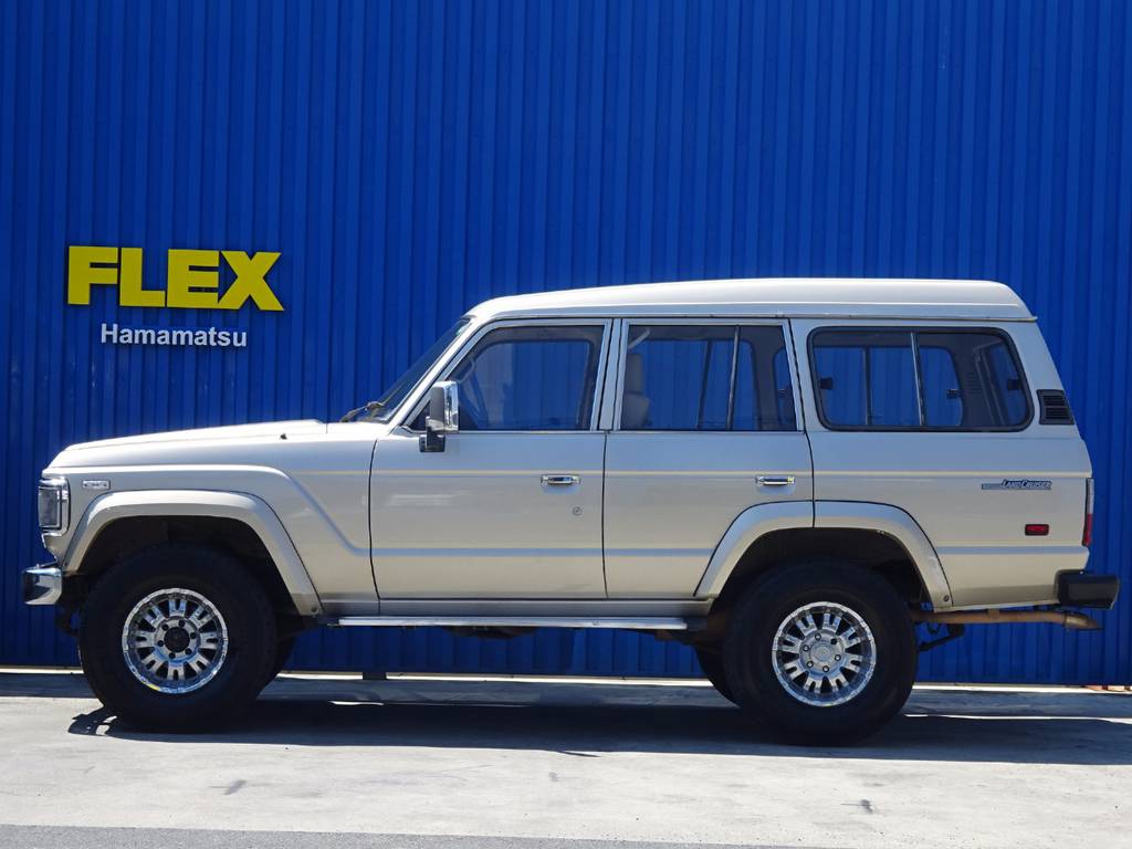 アメ車のようなデザインですよね。