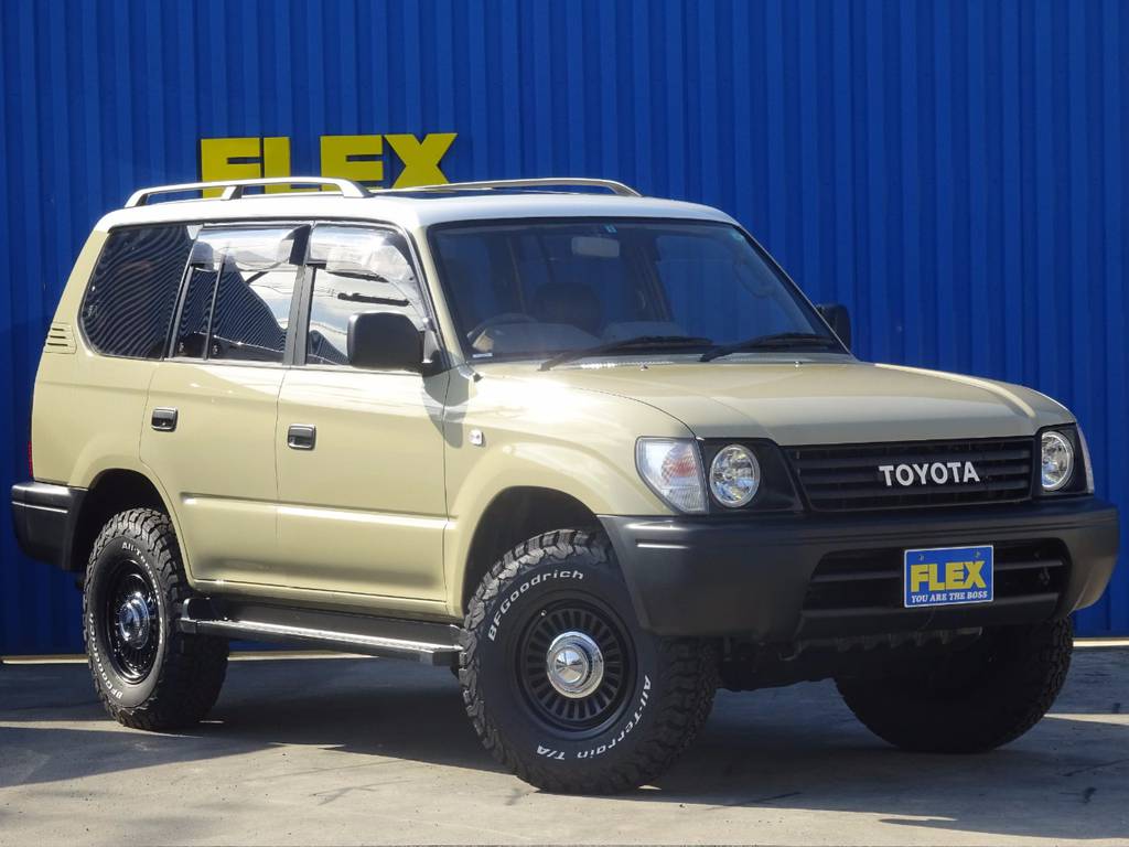 フロントには、特徴的な【ＴＯＹＯＴＡ】グリルを加工取付致しました。