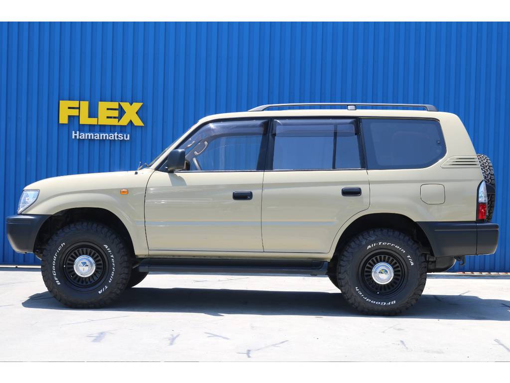車高はノーマルとなっておりますので小さなお子様がいらっしゃるご家族でもファミリーカーとしてお使いになれます！