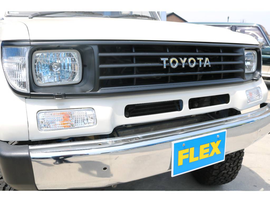 ライト類はクリスタルレンズに交換致しました。20年以上が経過しているとは思えません。