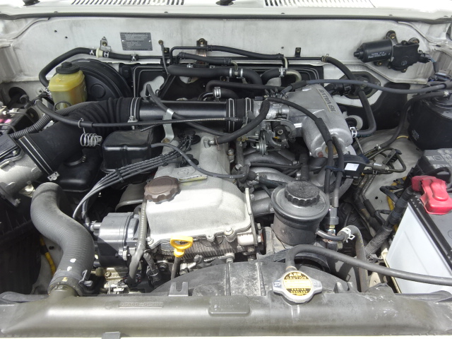 耐久性の高い2700ccのエンジンです。