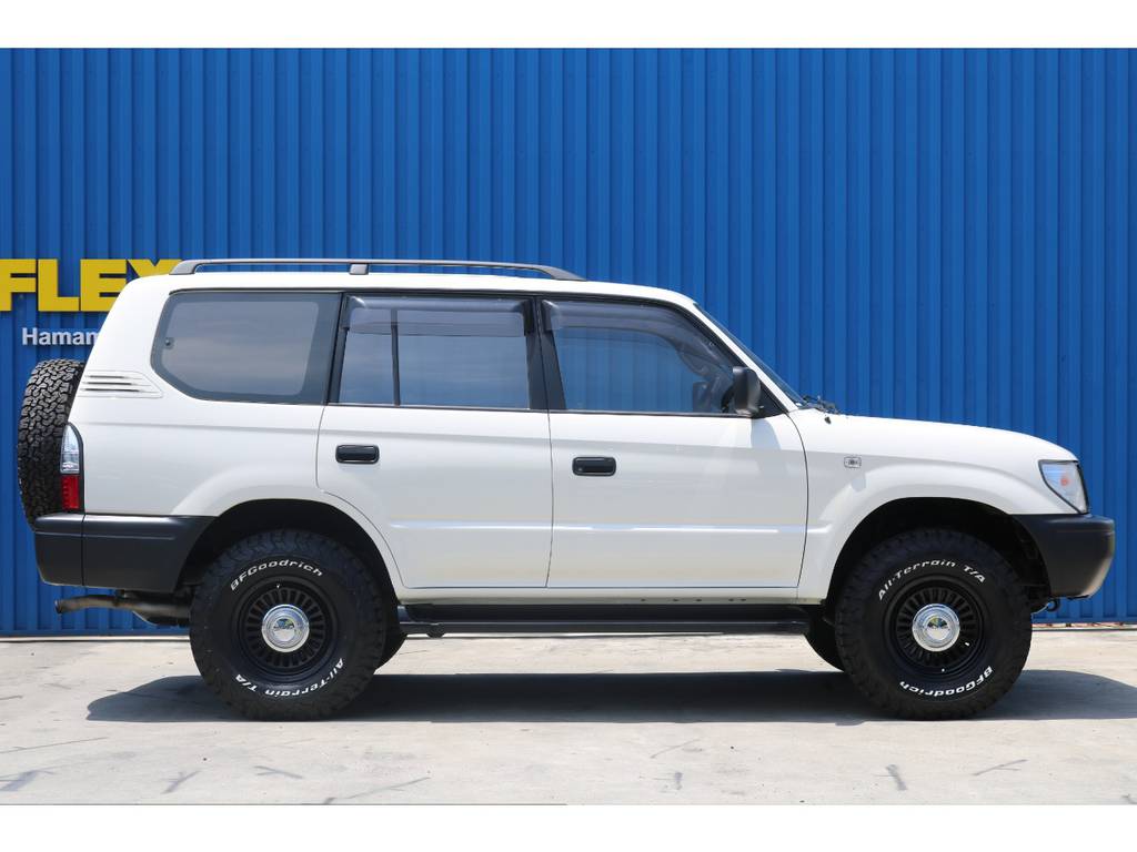 オリジナルのＴＯＹＯＴＡグリルがお洒落ですね。