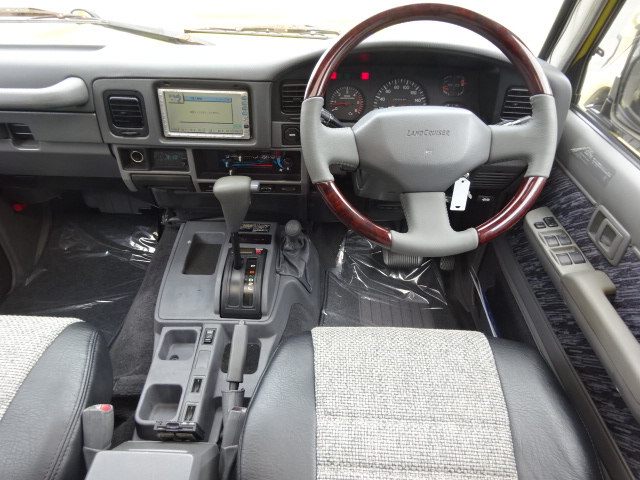 オートマチック車になりますのでAT限定免許の方でもお乗りになれます！