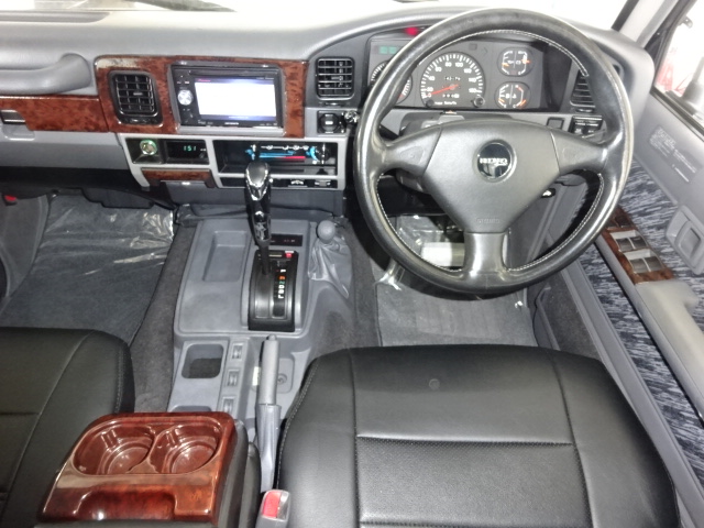 オートマチック車になりますのでAT限定免許の方でもお乗りになれますね。
