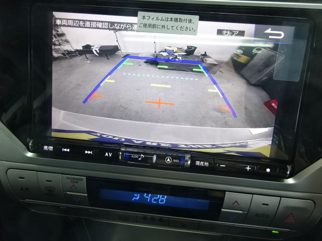 勿論Ｂカメラ付きです。車庫入れも楽々です！