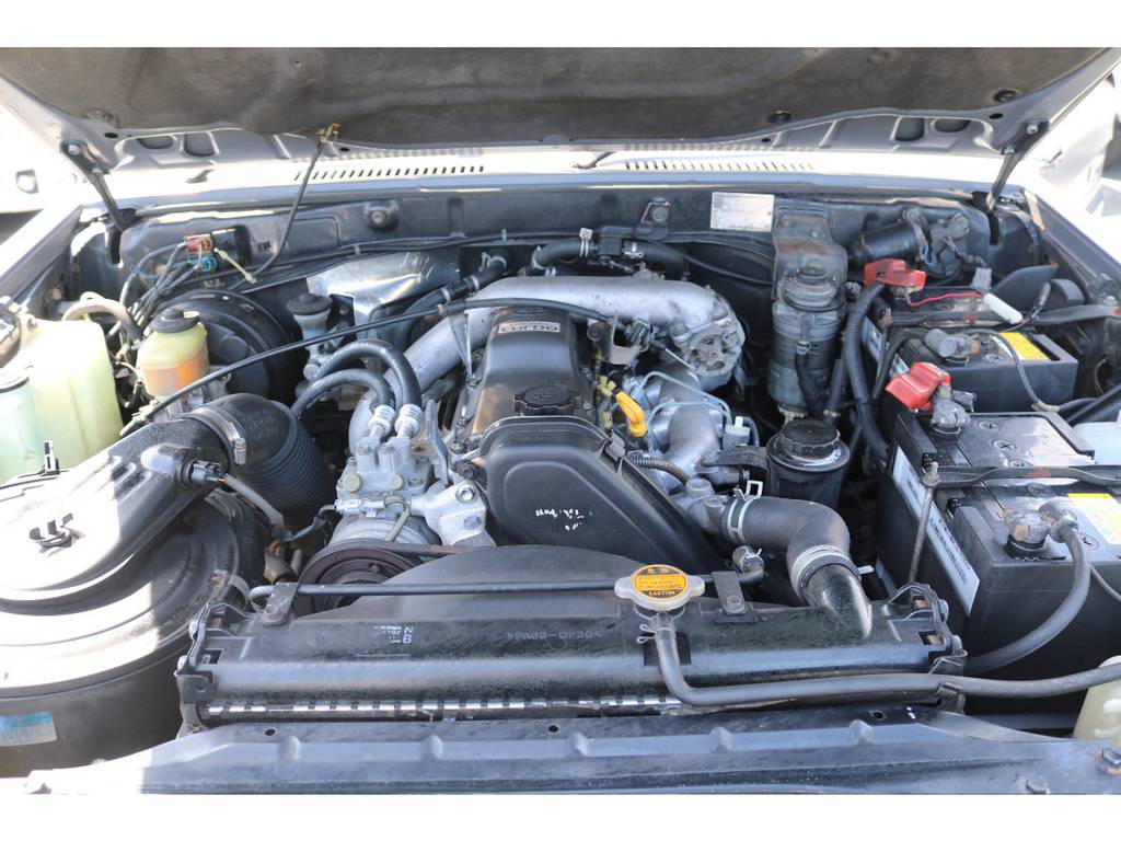 3000㏄ディーゼルターボ「１KZ」が搭載されています。TOYOTAでもとても信憑性の高いエンジンです。