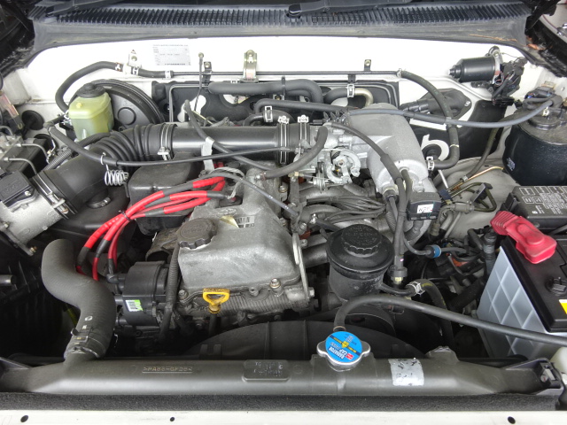 ２７００㏄ガソリン車。ディーゼル規制に関係なく何処でもお乗りになれます。