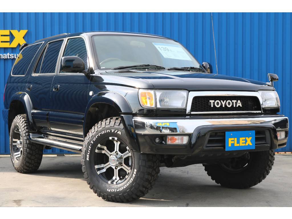 ＴＯＹＯＴＡロゴグリルが存在感があってカッコイイですね。