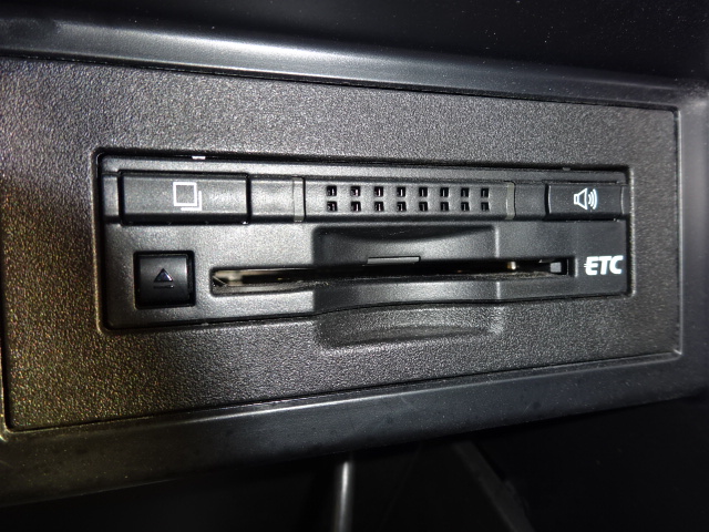 勿論、ETCも付いております。高速も楽ちんですね。
