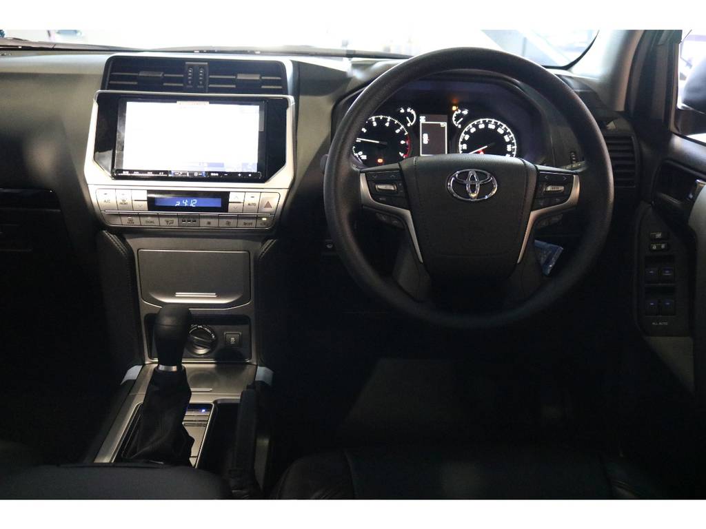 新品アルパイン９インチナビ、バックカメラ、ＥＴＣ付きで直ぐにでもお乗り頂けます。