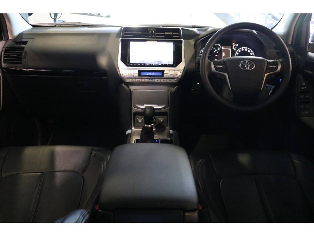 9インチの大きなナビ、ETC付きですのですぐに乗り出せますね！