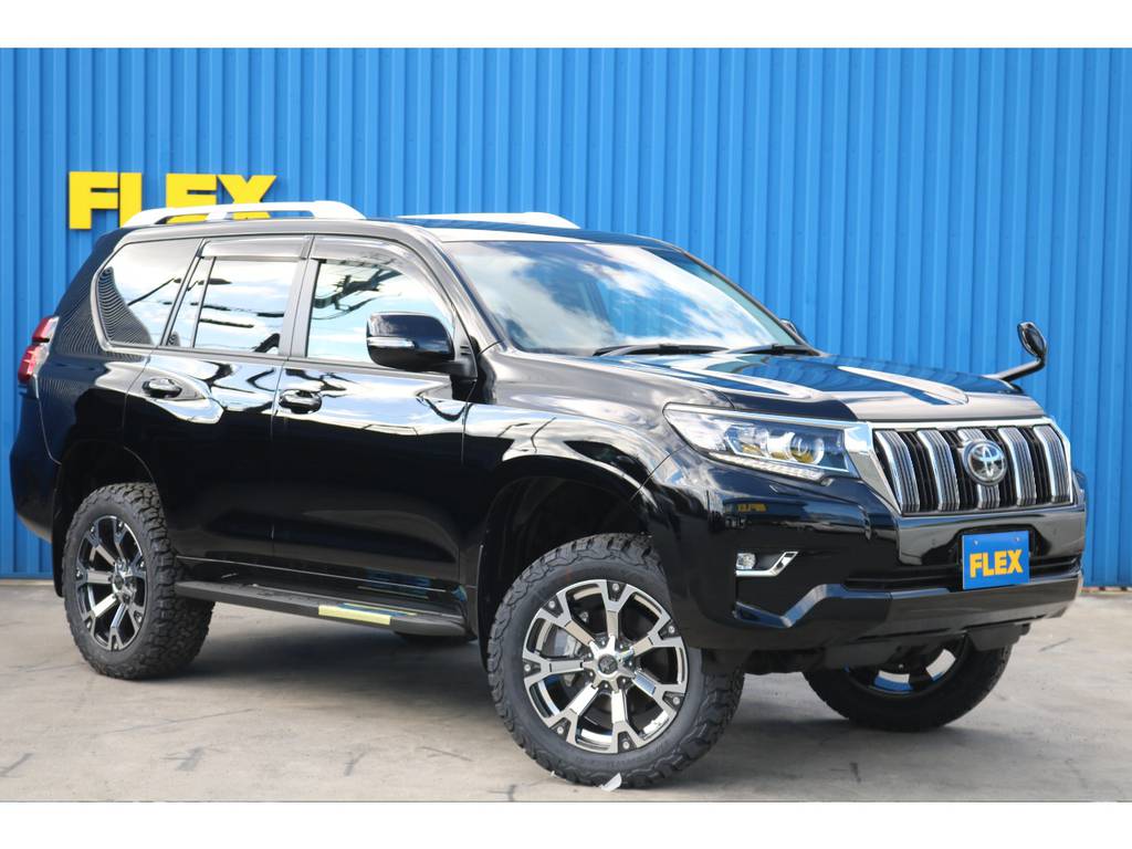 リフトアップと大口径ホイールのこのバランスの良さ！！とってもかっこいいですね！