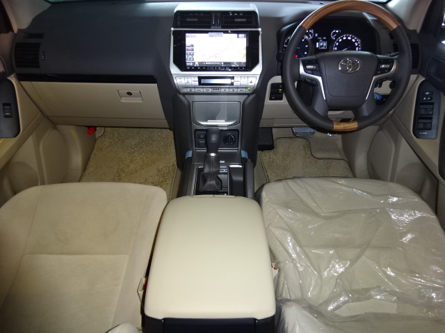 ＴＯＹＯＴＡのセーフティサポートカーです。ブレーキなどの安全運転を支援する装置を搭載し、ドライバーの安全をサポート致します。