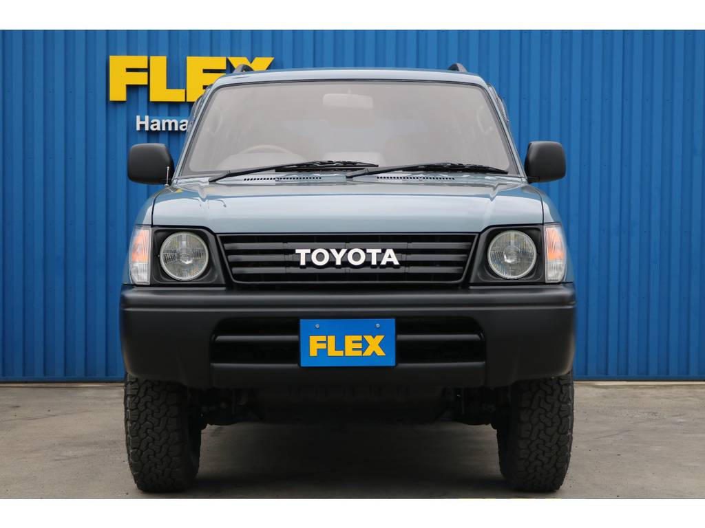 フロントグリルのTOYOTAグリルがいいですね！！