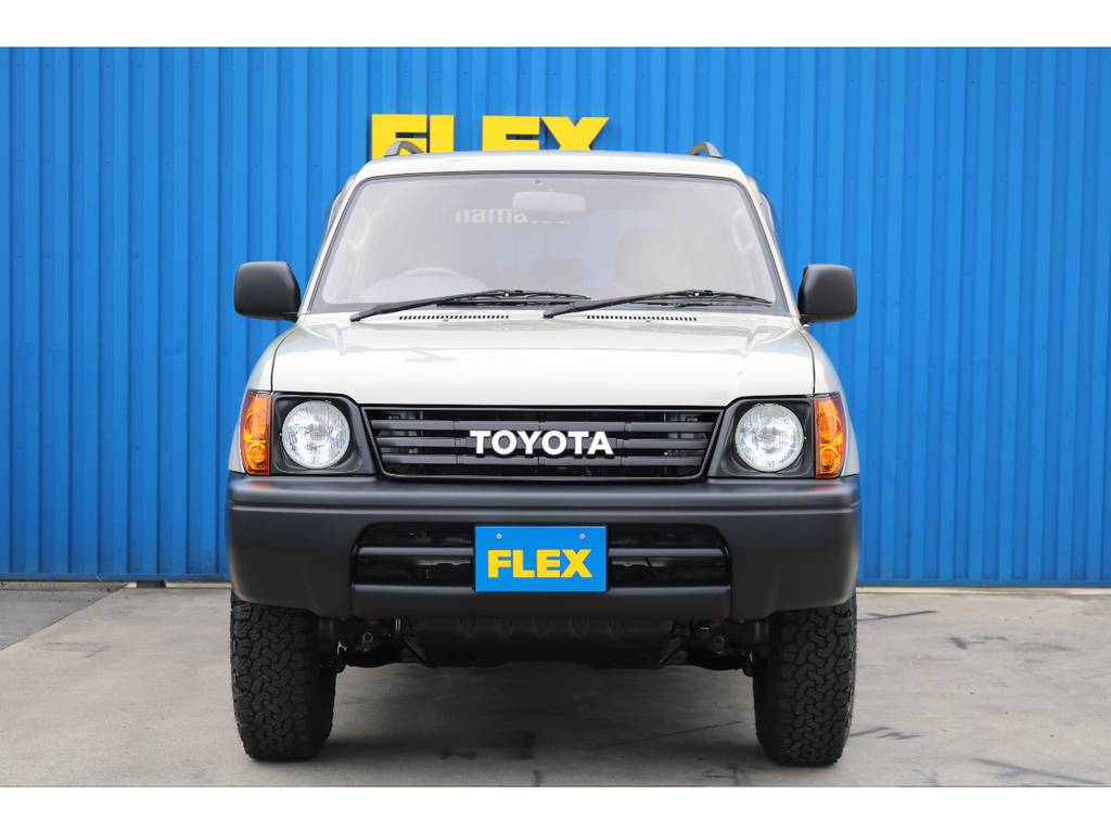 ＴＯＹＯＴＡオリジナルグリルでお洒落に仕上がっております。