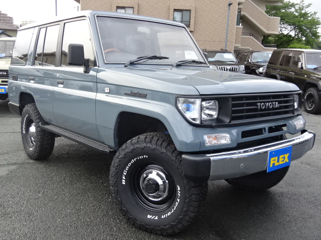 新品レンズにキレイに交換済みです。