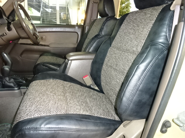 新品クラシックシートカバー付き。内装も拘って製作致しました。