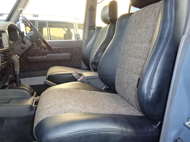 新品クラシックシートカバー。車体カラーとのバランスも良いです。