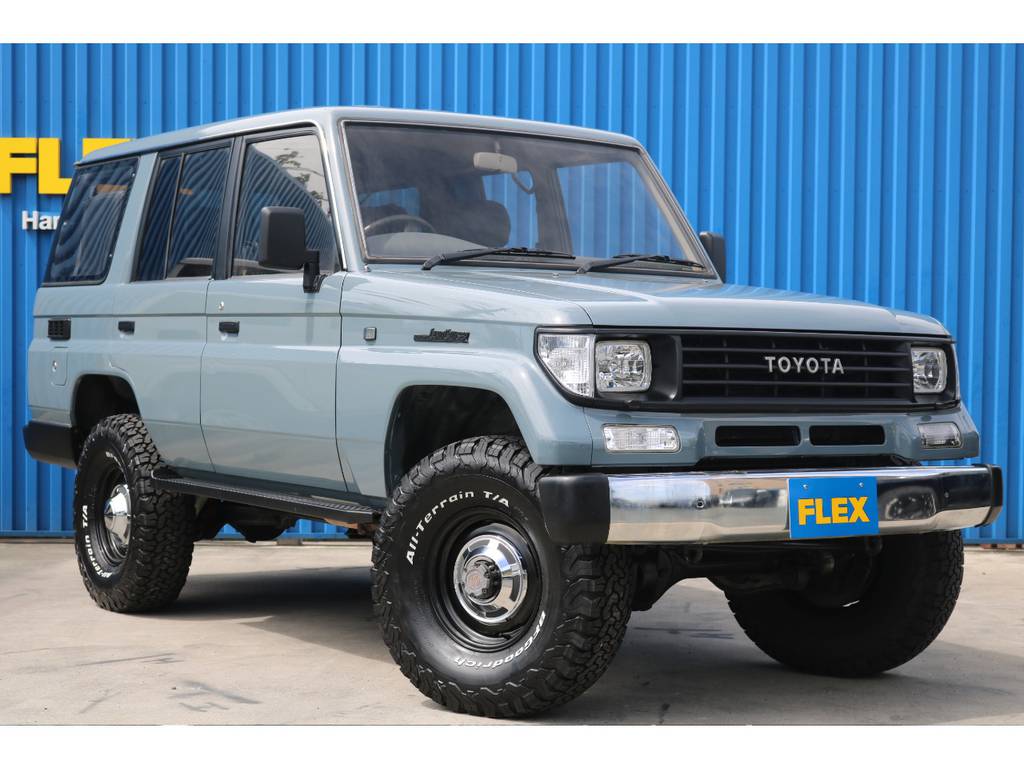 新品２インチリフトＵＰ！！４ＷＤらしい車高の高さがカッコいいです。